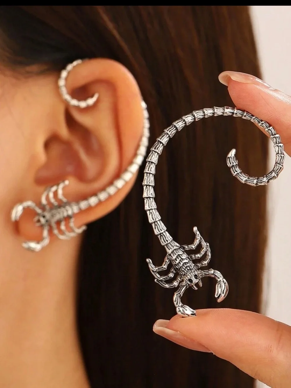 Anthropologie intricate scorpion